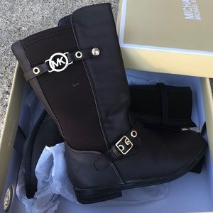 mk toddler boots size 9